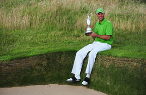 Stewart Cink Sits With His Trophy Wallpaper