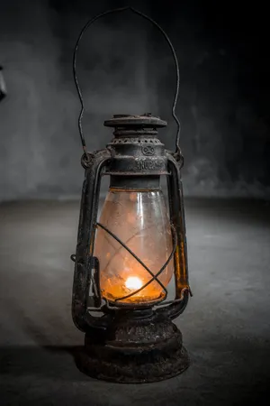 Still Kerosene Lamp Wallpaper