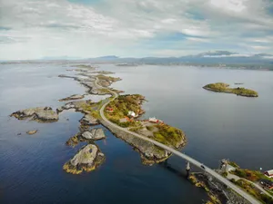 Storseisundet Bridge In The Atlantic Ocean Road Wallpaper