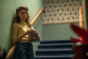 Stranger Things Natalia Dyer As Nancy Wallpaper