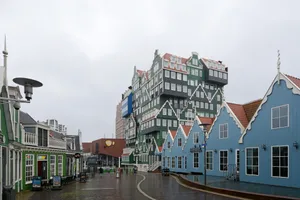 Striking Architecture Of Inntel Hotel Zaandam Wallpaper