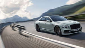 Striking Bentley Mulsanne On The Open Road Wallpaper