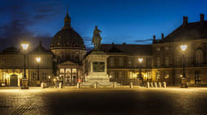 Stuctures At Amalienborg Palace Visible At Night Wallpaper