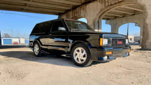 Stunning 1992 Gmc Typhoon In Action Wallpaper