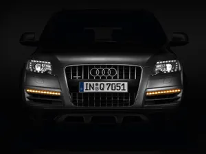 Stunning Audi Q7 In Motion Wallpaper