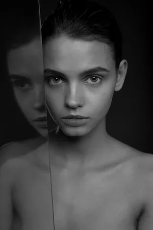 Stunning Black And White Fashion Photography Wallpaper