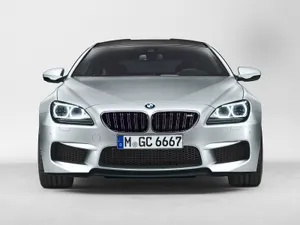 Stunning Bmw M6 In Motion Wallpaper