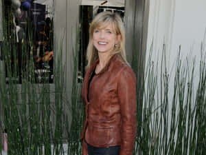 Stunning Courtney Thorne Smith Posing Elegantly Wallpaper