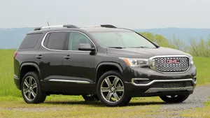 Stunning Gmc Acadia In Action Wallpaper