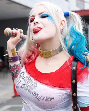 Stunning Harley Quinn Cosplay Wallpaper