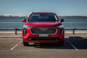 Stunning Haval Suv In Urban Setting Wallpaper