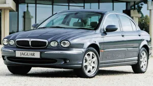 Stunning Jaguar X-type In Motion Wallpaper