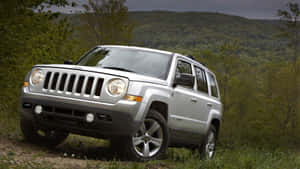 Stunning Jeep Patriot In The Great Outdoors Wallpaper