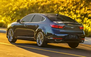 Stunning Kia Cadenza On The Road Wallpaper