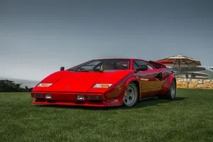 Stunning Lamborghini Countach In Vibrant Red Wallpaper