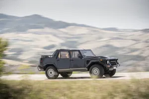 Stunning Lamborghini Lm002 - An Off-road Legend In Its Class Wallpaper