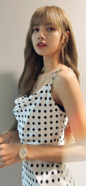 Stunning Lisa Blackpink Hd In Polka Dot Dress Wallpaper