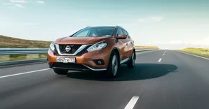 Stunning Nissan Murano On The Road Wallpaper