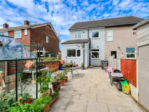 Stunning Outdoor Estate Photography Wallpaper