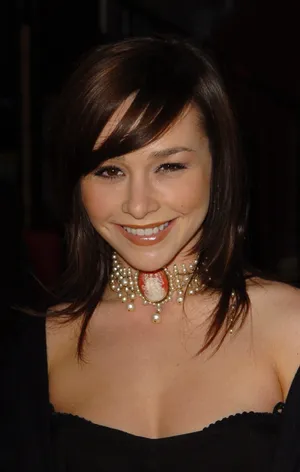 Stunning Portrait Of Danielle Harris Wallpaper