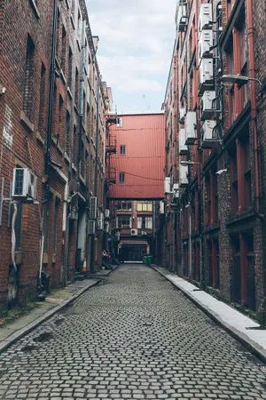 Stunning Sunset Over Iconic Manchester Skyline Wallpaper