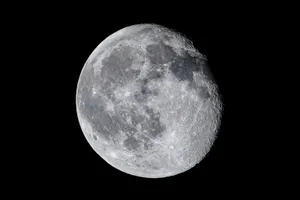 Stunning View Of A Waning Gibbous Moon Wallpaper