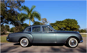 Stunning Vintage Bentley S2 In Pristine Condition Wallpaper