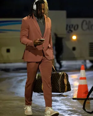 Stylish Athlete Arrival Wallpaper