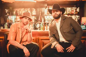 Stylish Duoat Bar Scene Wallpaper