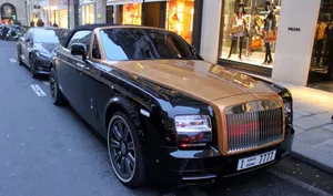 Stylish Elegance - Rolls Royce Phantom Drophead Coupe Wallpaper