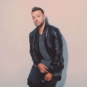 Stylish Manin Leather Jacket Wallpaper