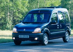 Stylish Renault Kangoo On The Move Wallpaper