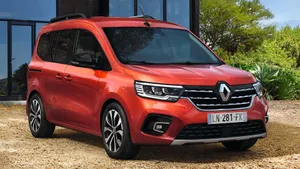 Stylish Renault Kangoo On The Road Wallpaper