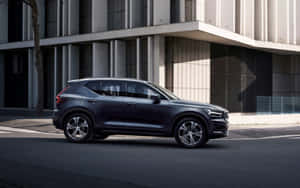 Stylish Volvo Xc40 In Vibrant Sunset Wallpaper