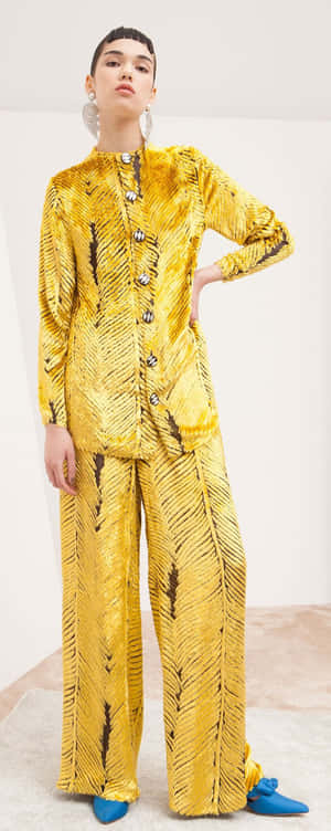 Stylish Yellow Outfit Photography Wallpaper