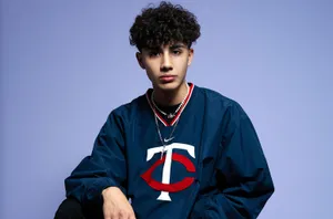 Stylish Young Manin Sports Jersey Wallpaper