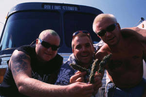 Sublime Members In Front Of Bus Wallpaper