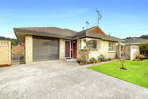 Suburban Home Lower Hutt New Zealand Wallpaper