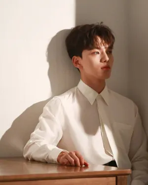 Sun-kissed Yeo Jin Goo Wallpaper