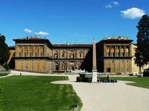 Sunny Day Palazzo Pitti Wallpaper