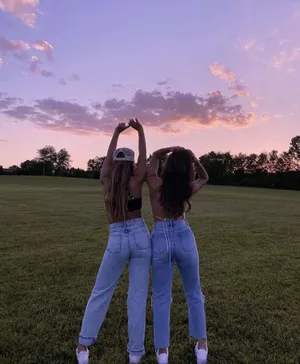 Sunset Friends Pose.jpg Wallpaper