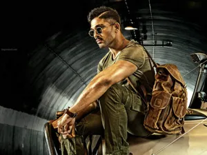 Surya The Soldier Film Star Allu Arjun Wallpaper