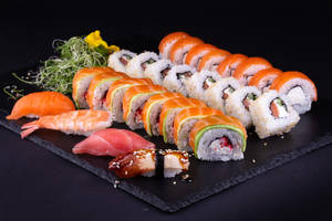 Sushi Appetizer Platter Wallpaper