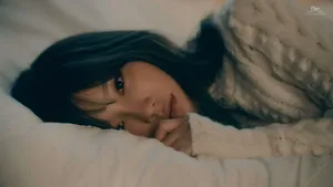 Taeyeon Staring Sadly Wallpaper