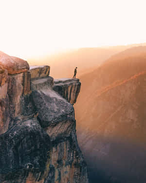 Taft Point Cliff Yosemite National Park Wallpaper