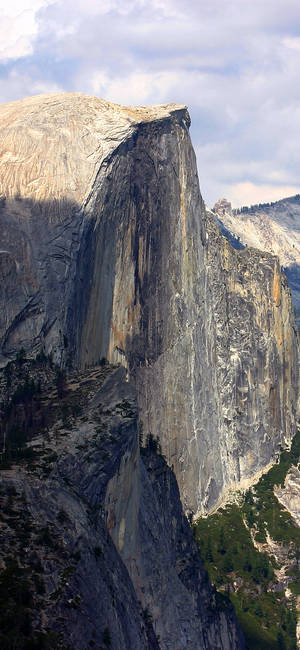 Take A Break From The Hustle And Bustle Of The City And Visit The Beauty Of Yosemite Wallpaper