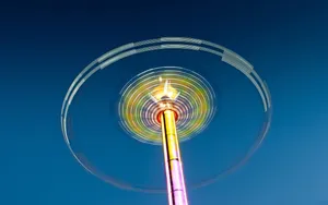 Tall Round Up Theme Park Wallpaper