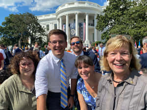 Tammy Baldwin At The White House With Family Wallpaper