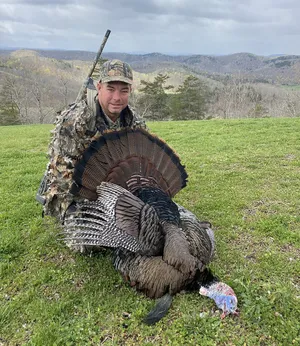 Targeting A Tasty Thanksgiving Feast - Turkey Hunting Wallpaper