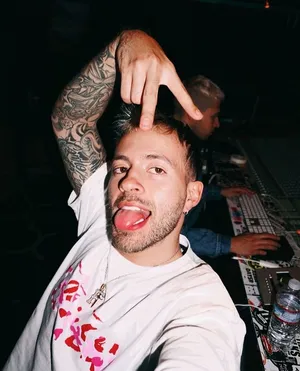 Tattooed Man Music Studio Selfie Wallpaper